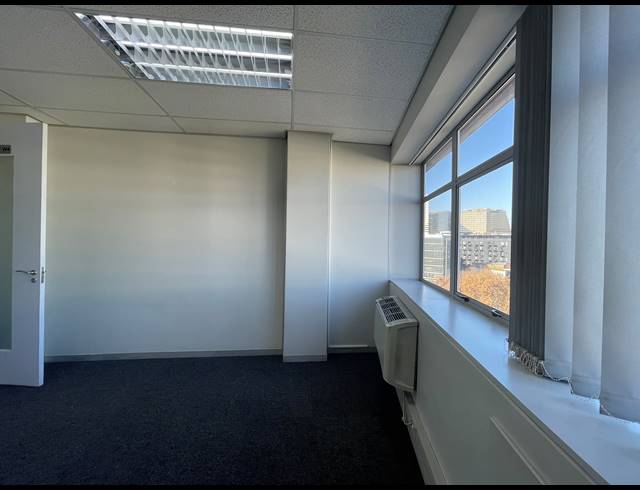 20M² OFFICE TO LET IN SANDTON CENTRAL